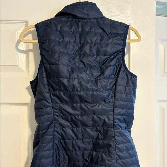 Patagonia Women’s Nano Puff Vest Size XS - Picture 2 of 3